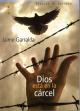 Cubierta Dios está en la cárcel